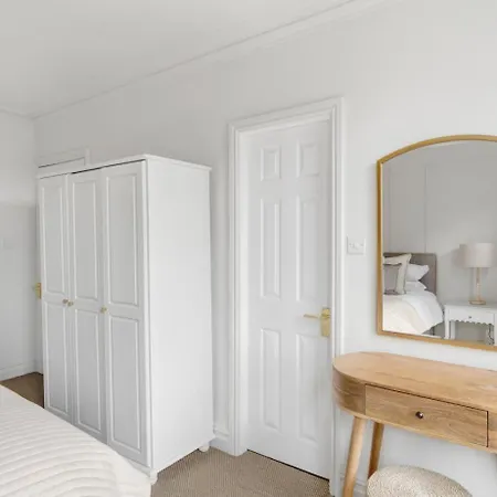 4 Bed In Oc-lr186 Casa de Férias