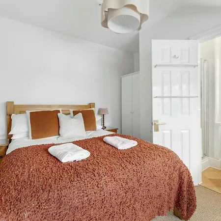 Semesterbostad Ashleigh House *